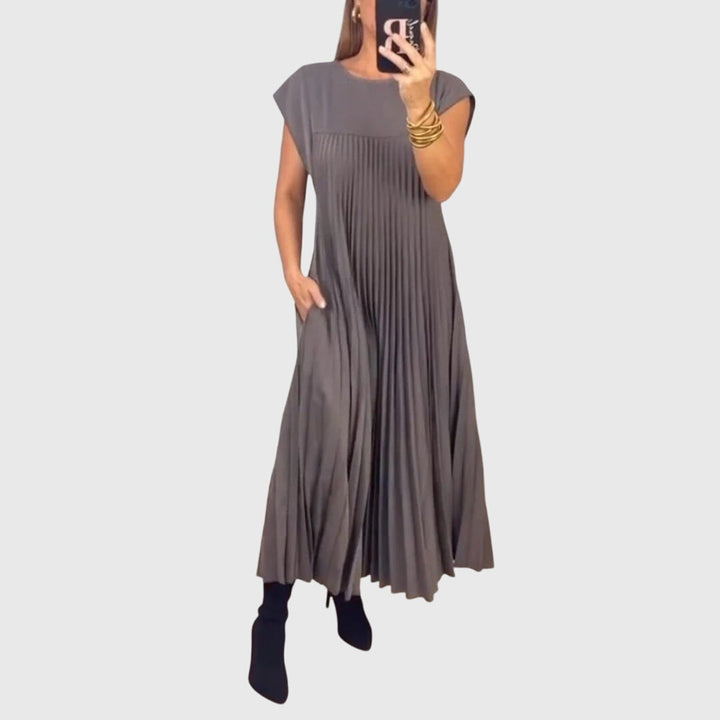 Clara | Flattering Dress with Timeless Style