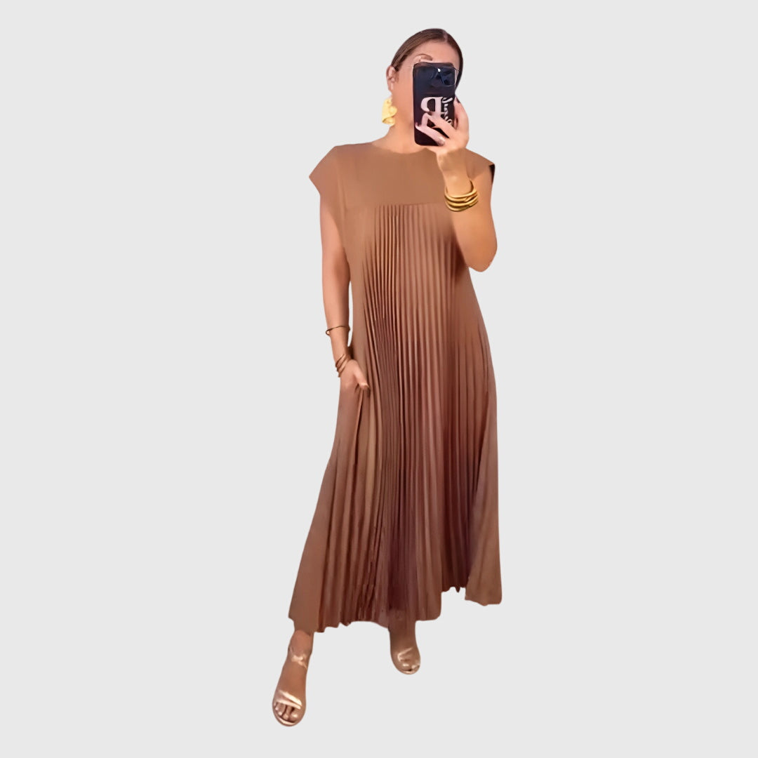 Clara | Flattering Dress with Timeless Style
