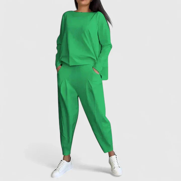 Ada | Elegant Two-Piece Set from Casual to Smart
