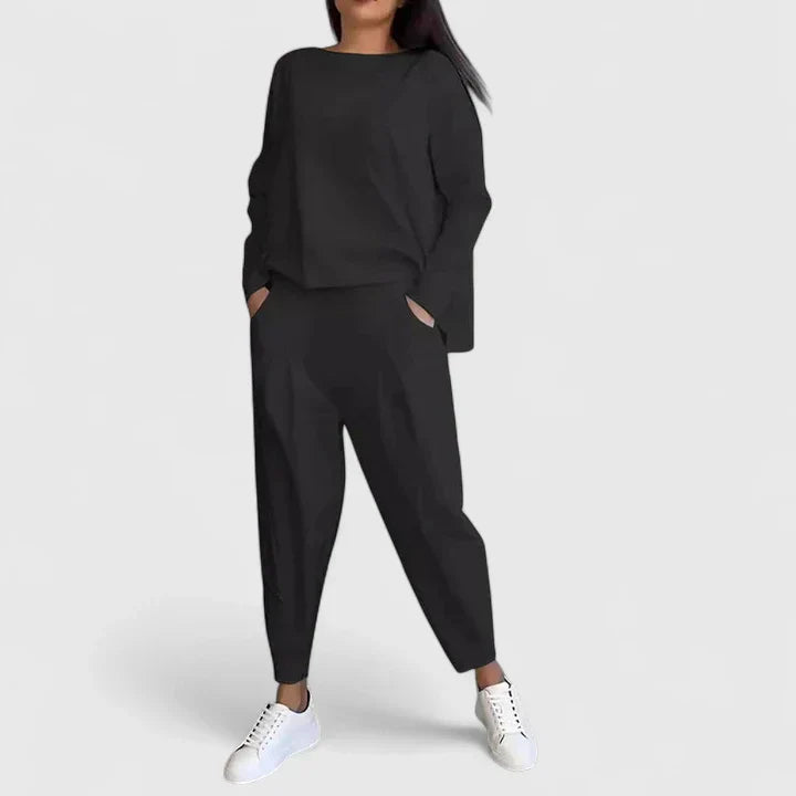 Ada | Elegant Two-Piece Set from Casual to Smart
