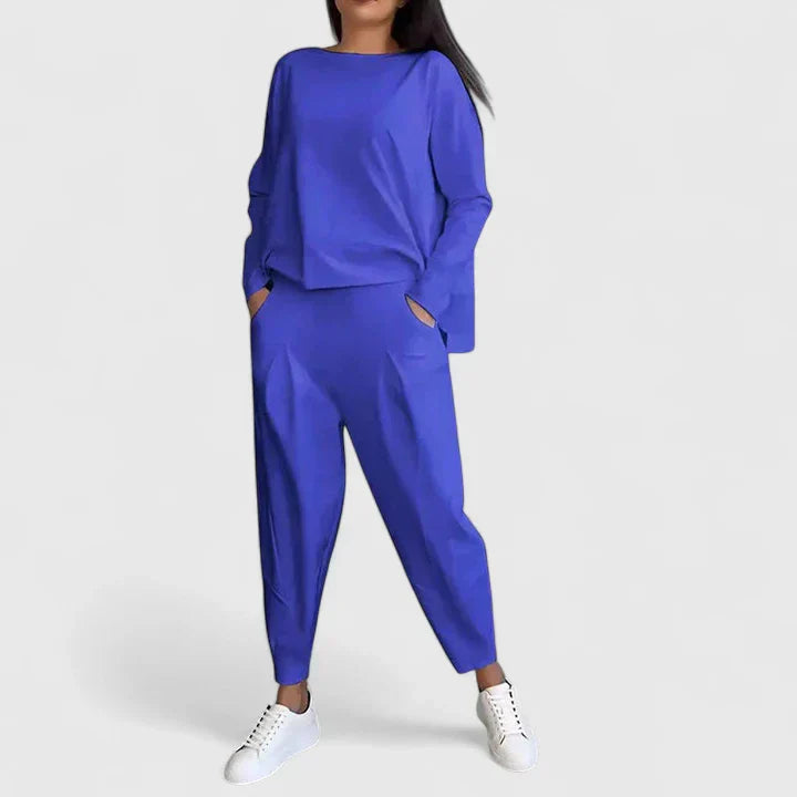 Ada | Elegant Two-Piece Set from Casual to Smart