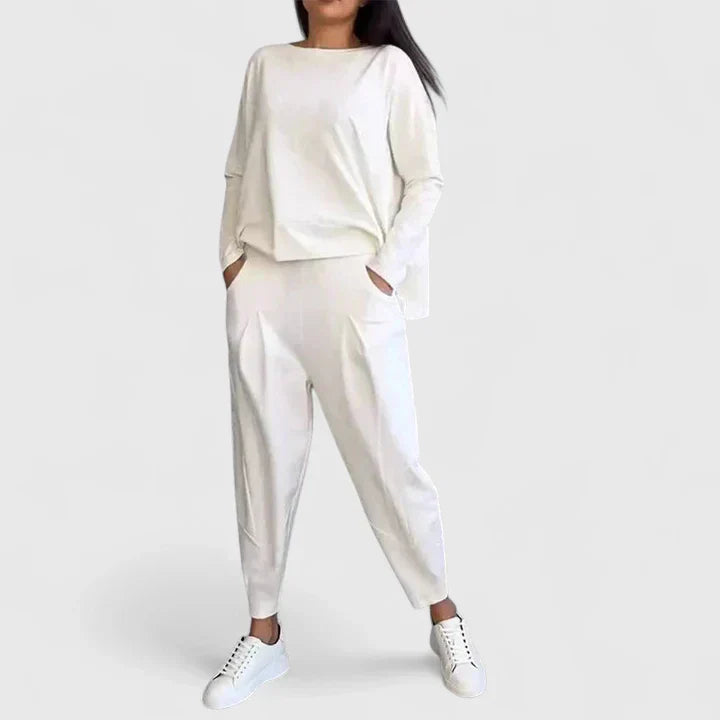 Ada | Elegant Two-Piece Set from Casual to Smart