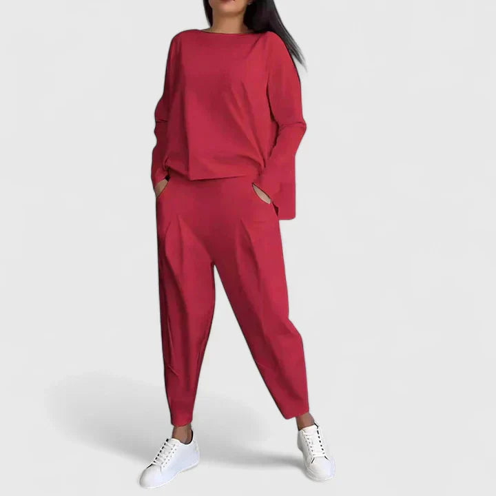 Ada | Elegant Two-Piece Set from Casual to Smart