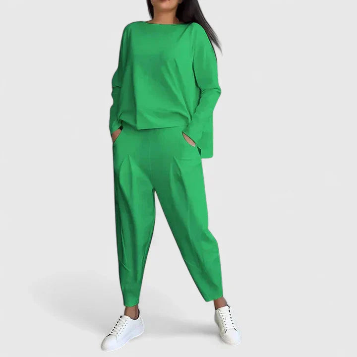 Ada | Elegant Two-Piece Set from Casual to Smart